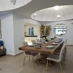 Tess Sinfonia Villa *