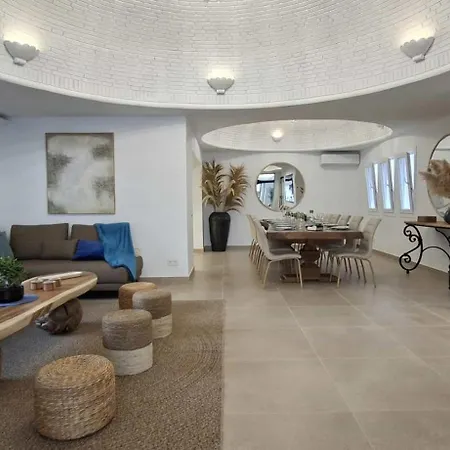 Tess Sinfonia Villa Benalmádena