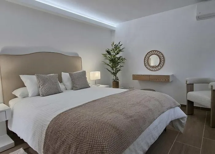 Tess Sinfonia Villa Benalmádena
