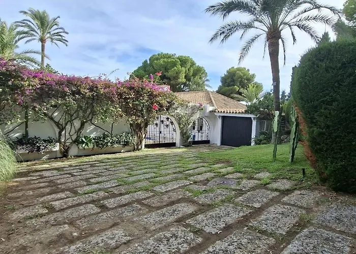 Tess Sinfonia Benalmádena